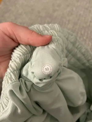 Lululemon Mint Green 2.5" Hotty Hot Shorts thumbnail 3