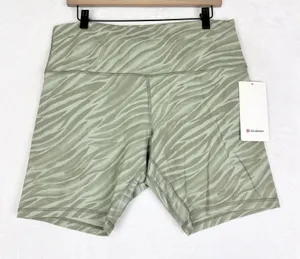 Lululemon Align High Rise Short 8" Size 16 NWT Le Tigre Camo Green Fern Multi thumbnail 1