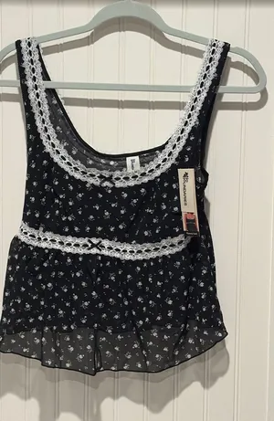 No Boundaries flyaway black and white lace trim cami tank top large NWT thumbnail 1