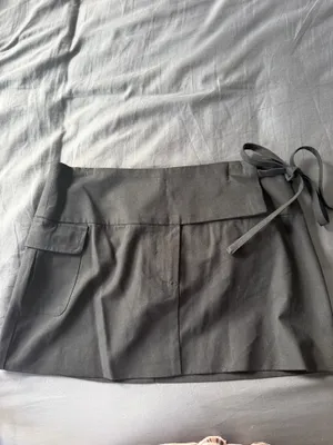 Glassons Black Mini Cargo Skirt thumbnail 2