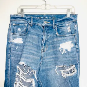 Light Wash Ripped Highest Rise 90’s Boyfriend Jeans thumbnail 3