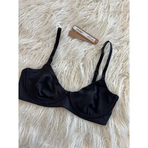 Skims Fits Everybody Unlined Demi Bra Onyx Size 32C thumbnail 4