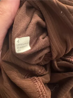 Lululemon High-Rise Ribbed Leggings - Size 4 thumbnail 5