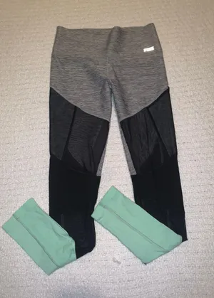 Victoria’s Secret Bonded Black and Mint Athletic Leggings Size Small Like New thumbnail 1