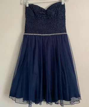 Prom/Homecoming Dress Size M thumbnail 1