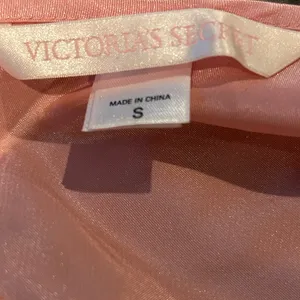 Vintage NWOT Victoria's Secret Pink Satin Lingerie with Lace Sz S thumbnail 2