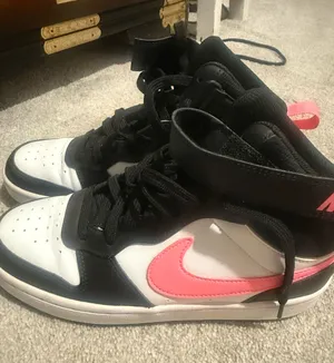 Nike Shoes Women’s thumbnail 1