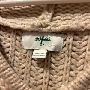 NWT aerie knit hoodie thumbnail 3