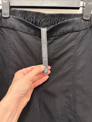 Vuori Coastline Pant in black thumbnail 3