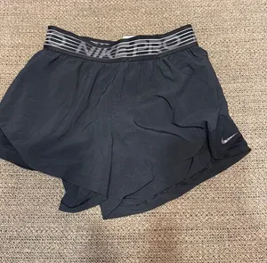 Nike Shorts thumbnail 1