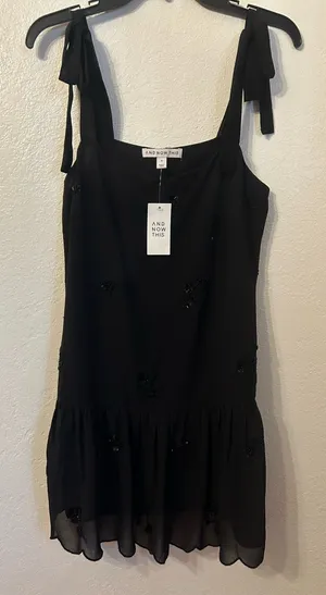 Black dress mini. Size M thumbnail 1