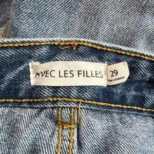 Avec Les Filles‎ Distressed Mom Button Fly High Waisted Mom Jeans thumbnail 8