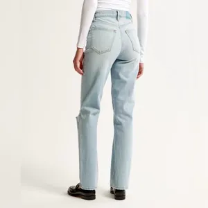 Abercrombie & Fitch 90s Straight Ultra High Rise Light Blue Jeans thumbnail 3