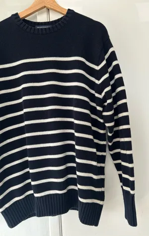 Classic oversized Brandy Melville "Brianna" striped sweater in navy blue and white. Super soft, chunky, and breathable knit made from 100% cotton. thumbnail 3