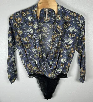 Intimately Free People Blue Floral‎ Lace Plunging Wrap Elsa Bodysuit Size Small thumbnail 1