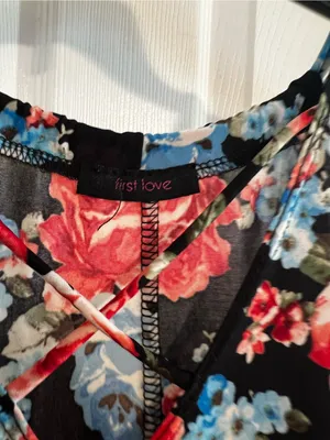 First Love Black Floral Crisscross V-Neck Camisole thumbnail 3