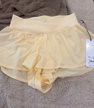 Shorts Alo candlelight yellow thumbnail 1