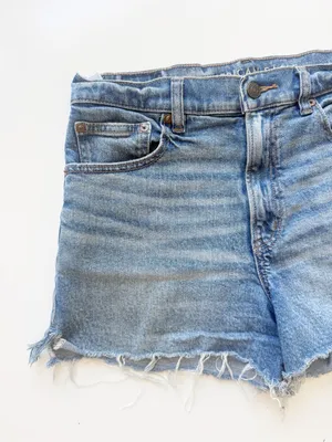 American Eagle Highest Rise 90’s Boyfriend Jean Shorts Size 8 thumbnail 2
