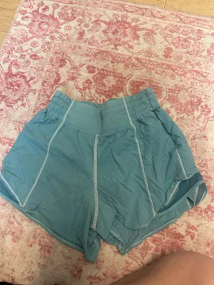 Lululemon Shorts Hotty Hot 2.5" thumbnail 2