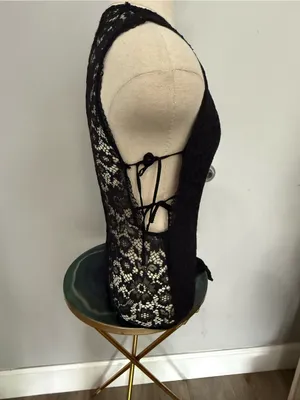 Bershka Black Lace V-Neck Side-Tie Bodysuit thumbnail 5