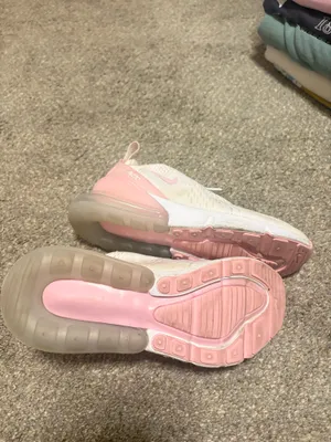 Nike Air Max 270 Shoes thumbnail 2