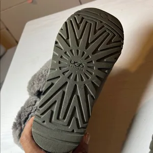 UGG Classic Gray Sheepskin Boots thumbnail 6