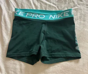 Nike pros thumbnail 1