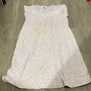 Nightgown thumbnail 1