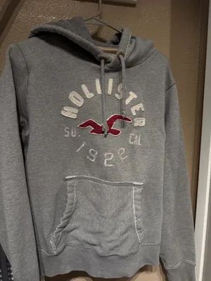 Hollister sweater thumbnail 1