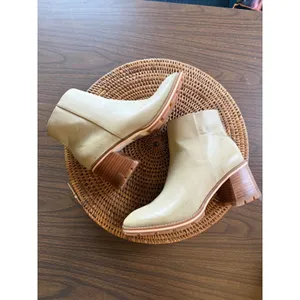 Korks‎ Beige Leather Ankle Boots Block Heel Side Zip Lug Sole Booties Women thumbnail 6