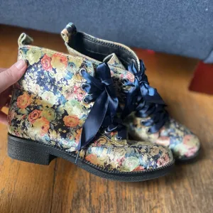 Dirty Laundry Suede Floral Valoor Combat Boots, size 7.5 thumbnail 6