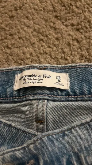 Abercrombie High Rise 90’s Straight Jeans thumbnail 4