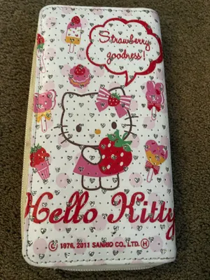 Vintage 2011 Y2K Sanrio Hello Kitty Wallet thumbnail 3