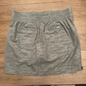 Orvis size small olive green golf tennis skirt thumbnail 2