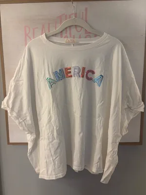 Boutique Top thumbnail 1