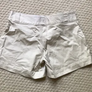 Gap khaki shorts. BNWOT. Size 4. thumbnail 2