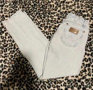 Light Wash Wrangler Jeans thumbnail 1