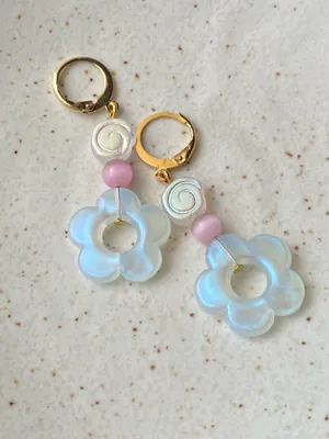 Handmade cute flower & Czech glass swirl beads dangle earrings 💐🌀🩵 thumbnail 6