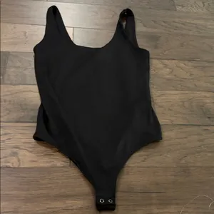 NWT Express Body contour High Compression Bodysuit Sz M thumbnail 5