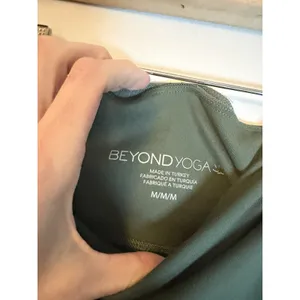 Beyond Yoga Space Dye High Waisted Dark Green Leggings Sz M thumbnail 6