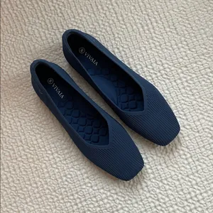VIVAIA Margot Walker Lightweight Square-Toe V-Cut Flats in Vintage Blue Size 40 thumbnail 2