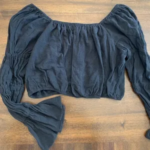 Free People Top Women’s Medium Charcoal Gray Peasant Top thumbnail 1