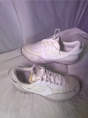 Nike Women's Summit White and Cream Retro Runner Sneakers thumbnail 3