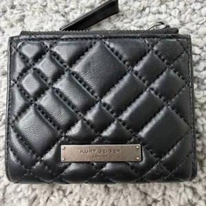 Kurt Geiger London Black Quilted Leather Bifold Wallet ID Window Zip Pocket thumbnail 1