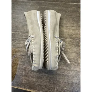 Minnetonka Slipper Kilty Women's Size 7 Beige Leather Breathable Comfort thumbnail 4