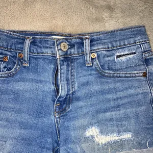 Gap 5” Shorts, Size 24 thumbnail 2