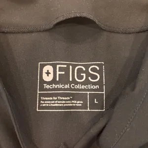 FIGS Women’s Scrubs Top Black Size Large Style #W19SW1024 PO#1434 thumbnail 2