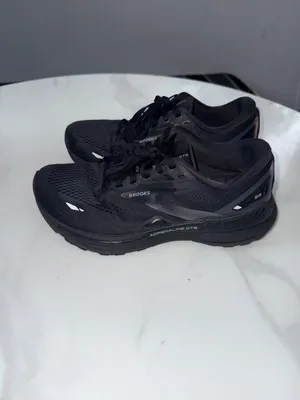 Brooks women’s Black Athletic Running Shoes extra. Wide(2E) thumbnail 3