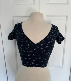 Brandy Melville Floral Crop Top thumbnail 2