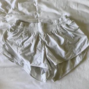 Lululemon hotty hot shorts 2.5” thumbnail 1